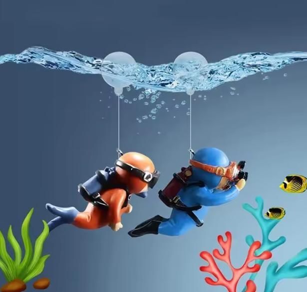 Cute Diving Fish Tank Decorative Ornaments  (Assorted Pack of 2)